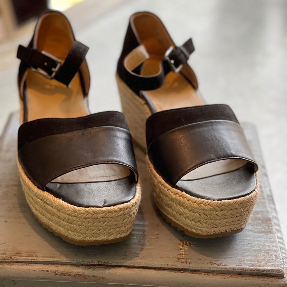 Naturalizer Wedge